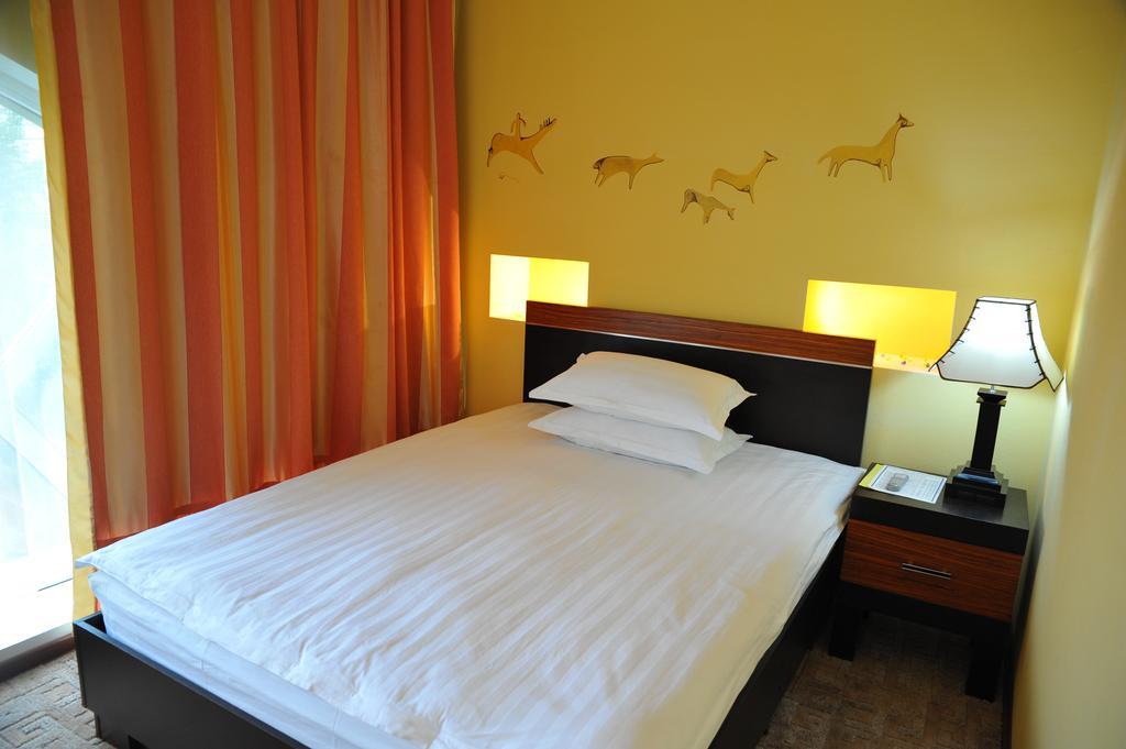 Artastana Hotel Szoba fotó